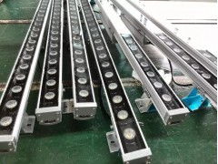貼片式LED洗墻燈 遮光板與七彩應(yīng)用解析